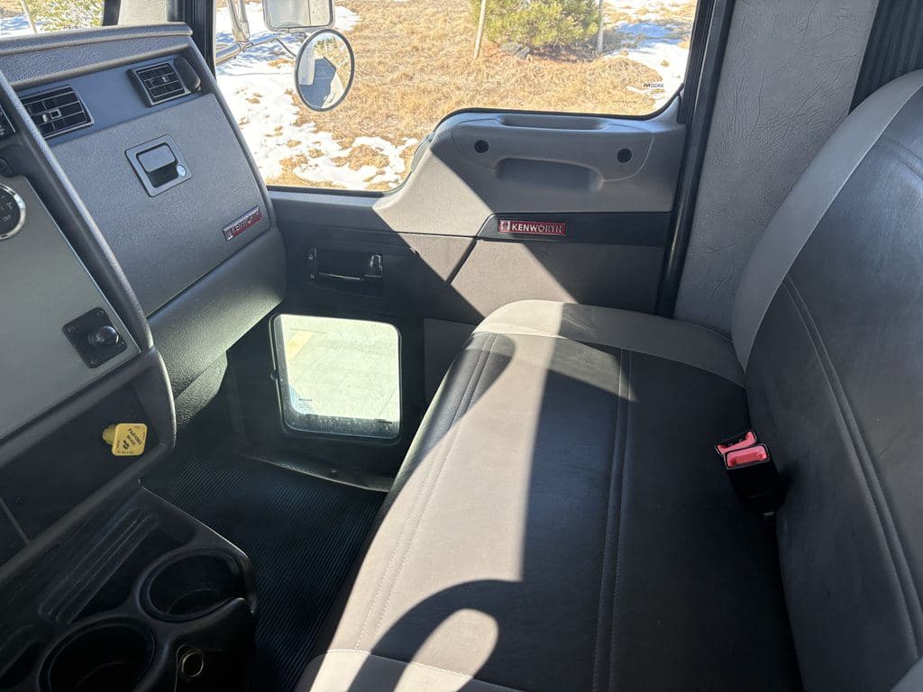 Used 2022 KENWORTH T270 image 19