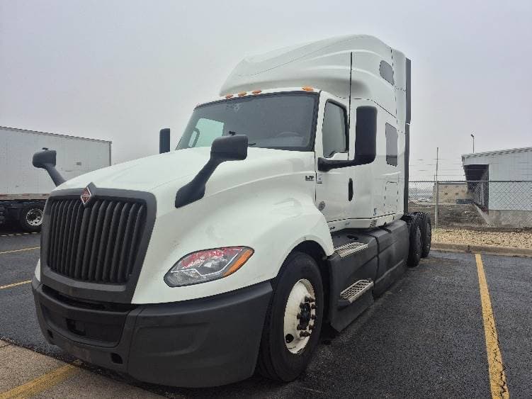 2023 International LT62F image 2