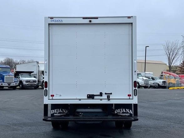 2024 Ford E450 image 4