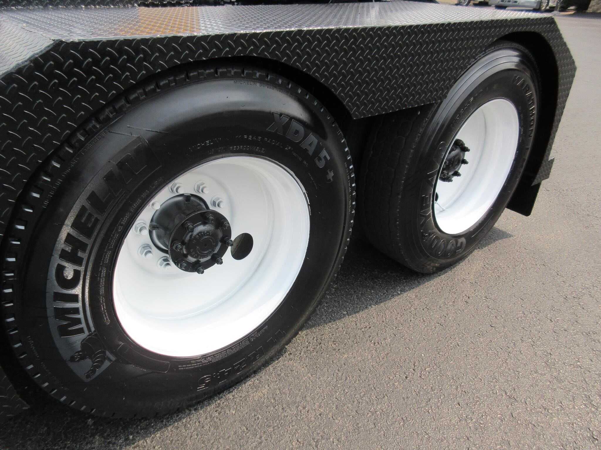 Used 2014 MACK PINNACLE CXU613 Winch Truck in Channelview, TX image 6