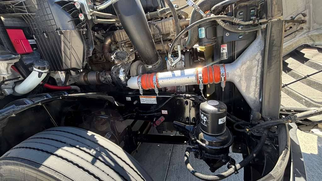 Used 2024 FREIGHTLINER PT126064ST image 7