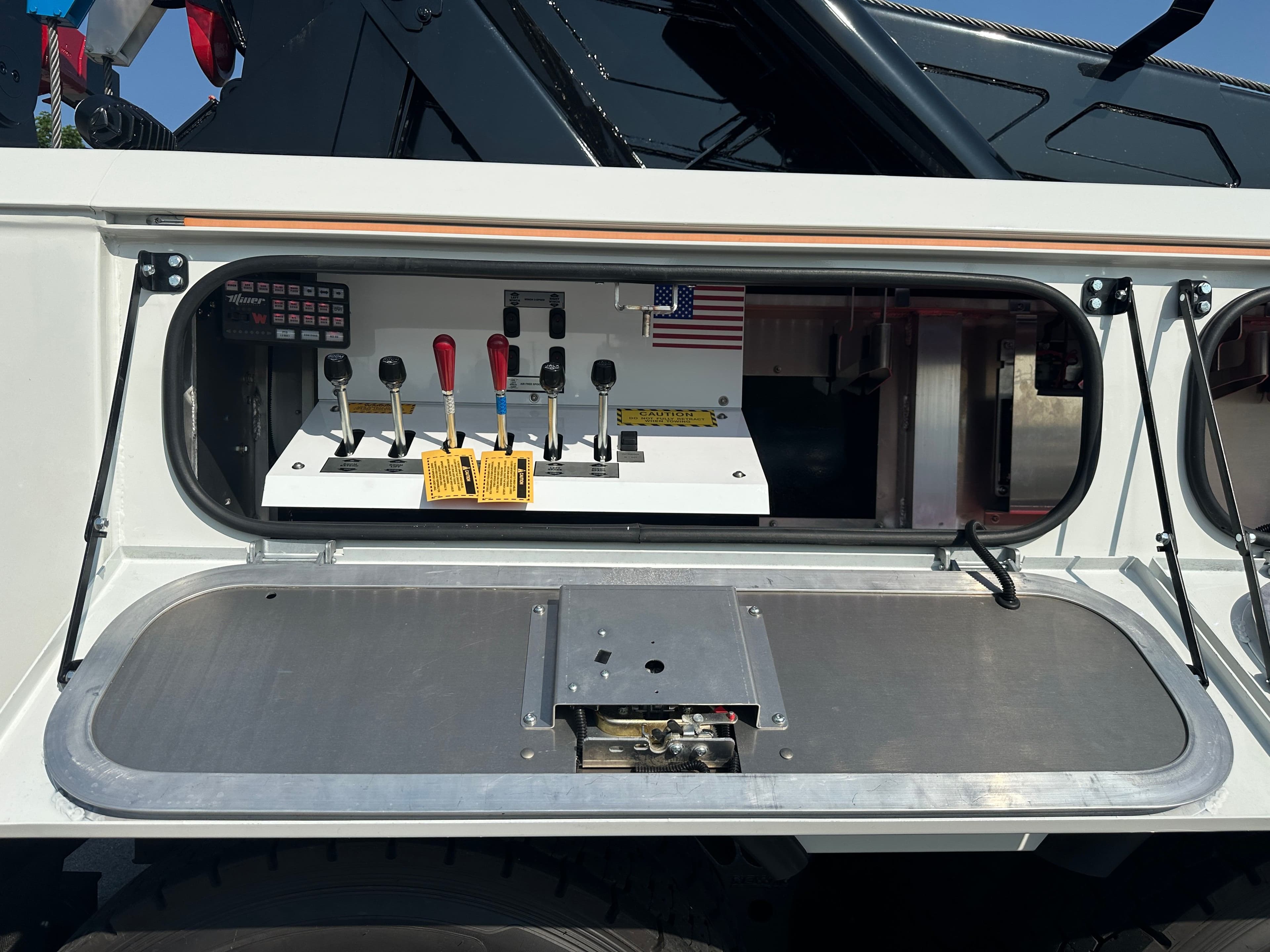 2025 Kenworth T880 WITH A CENTURY 9055XL image 24