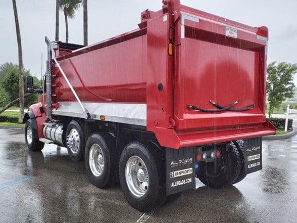 2026 Kenworth T880 image 3