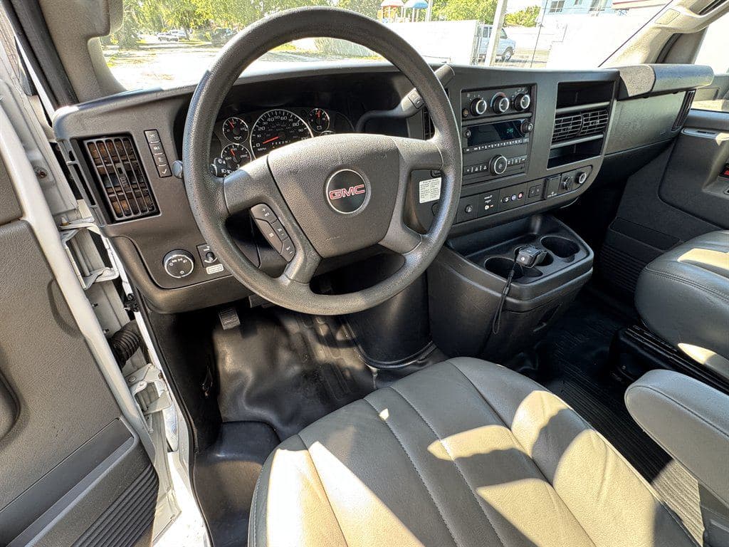 2021 GMC Commercial Vans image 56