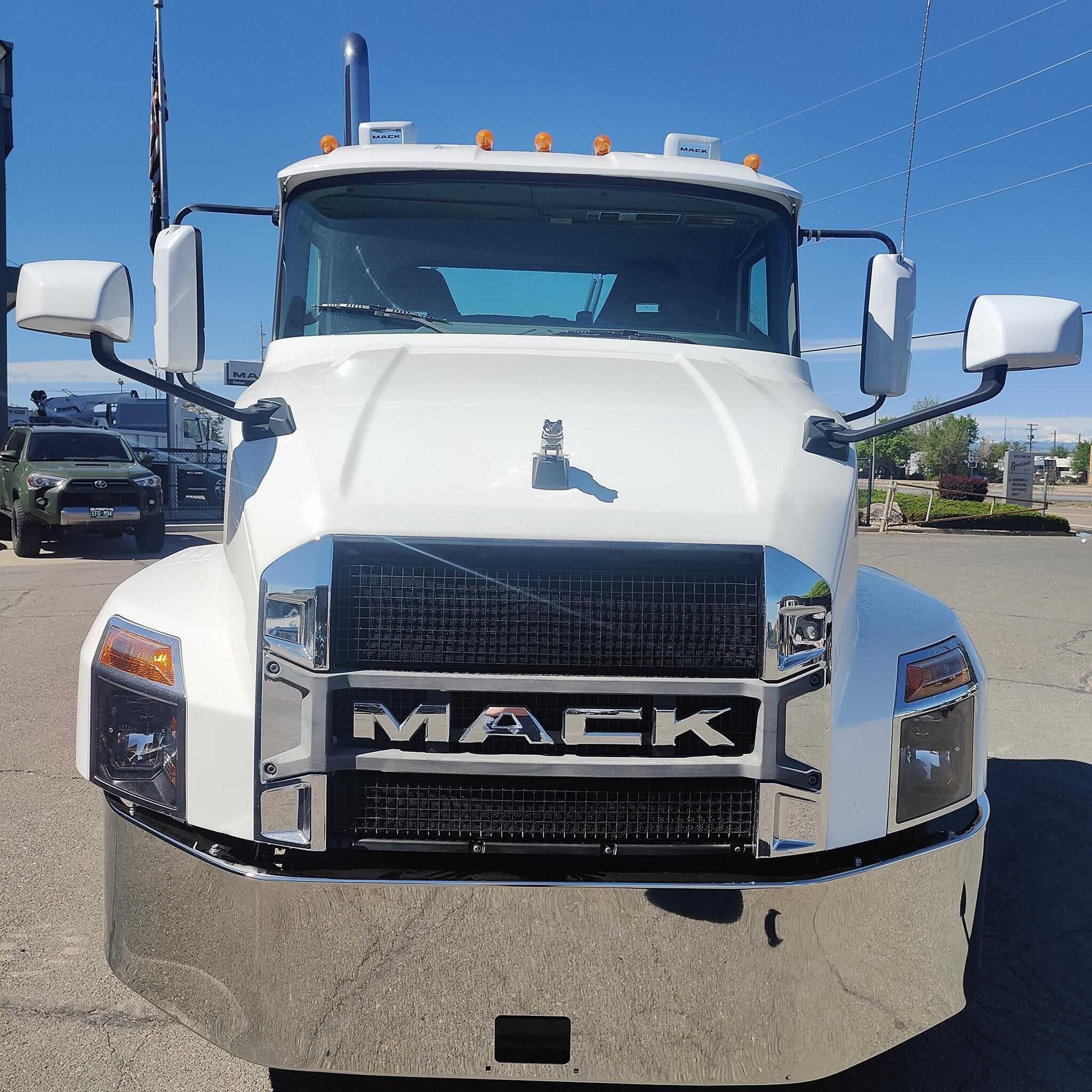 Used 2022 MACK ANTHEM Conventional - Day Cab image 7