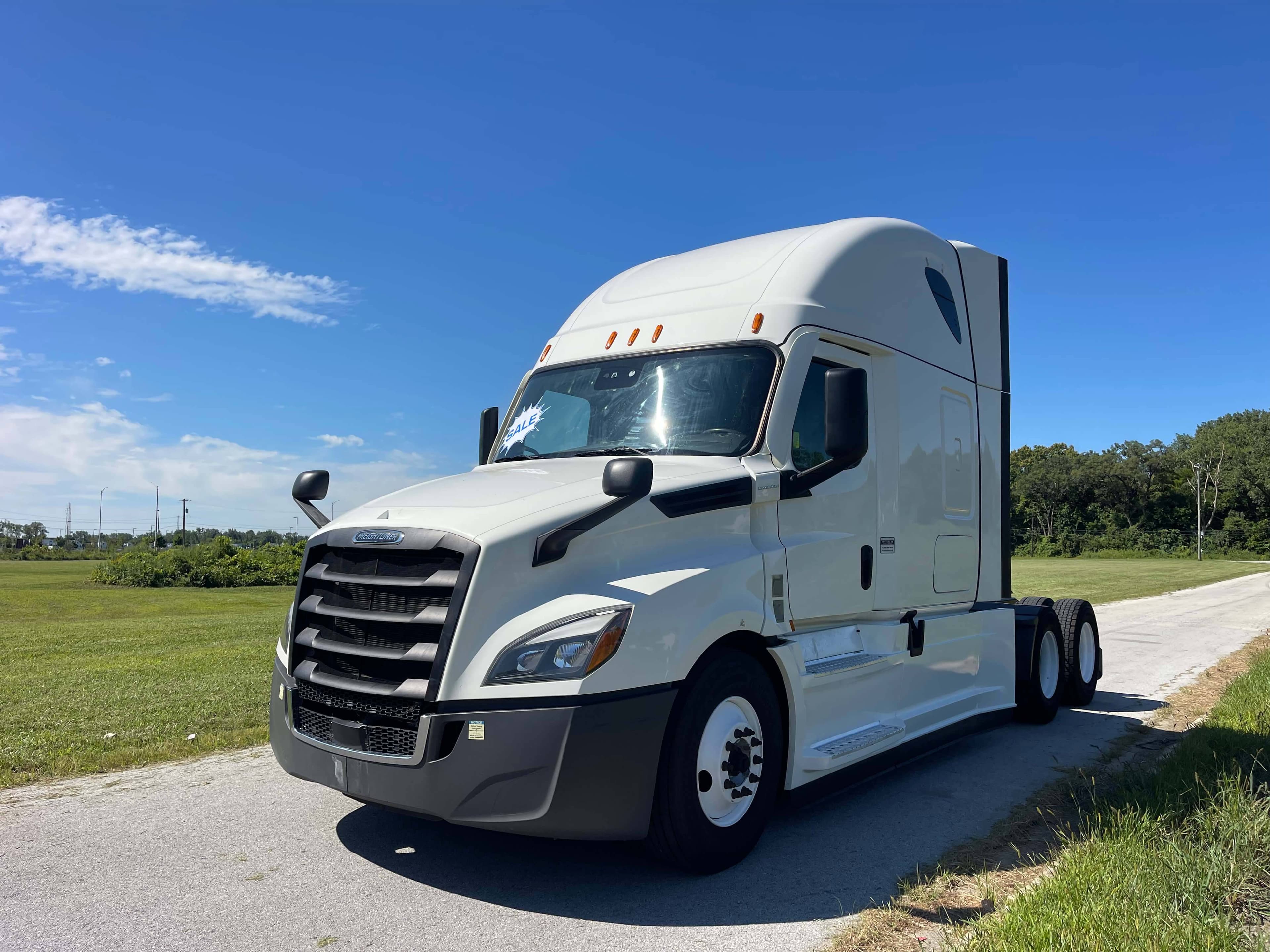 2022 Freightliner Cascadia 126 image 1