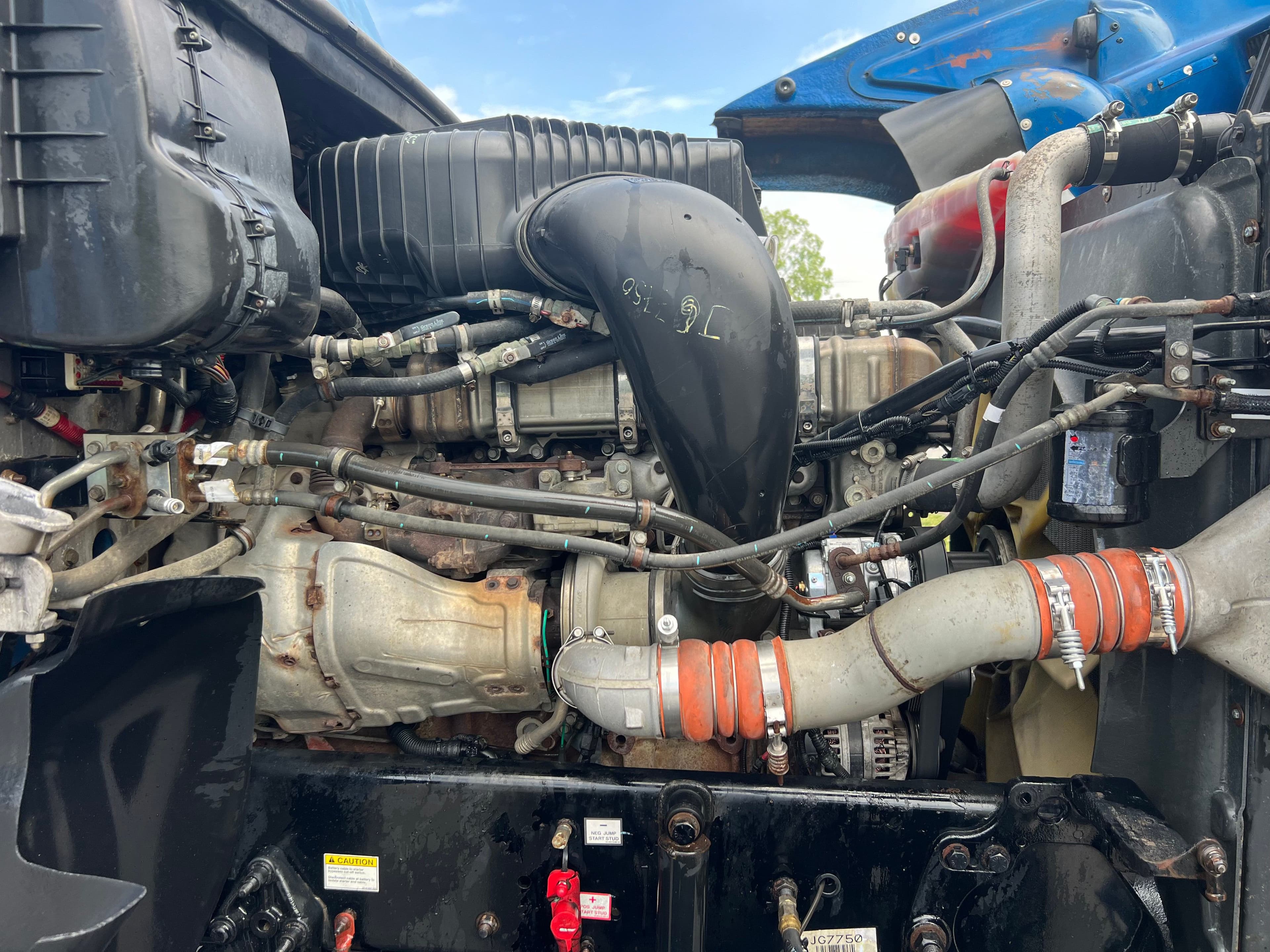 2017 Freightliner Coronado image 10