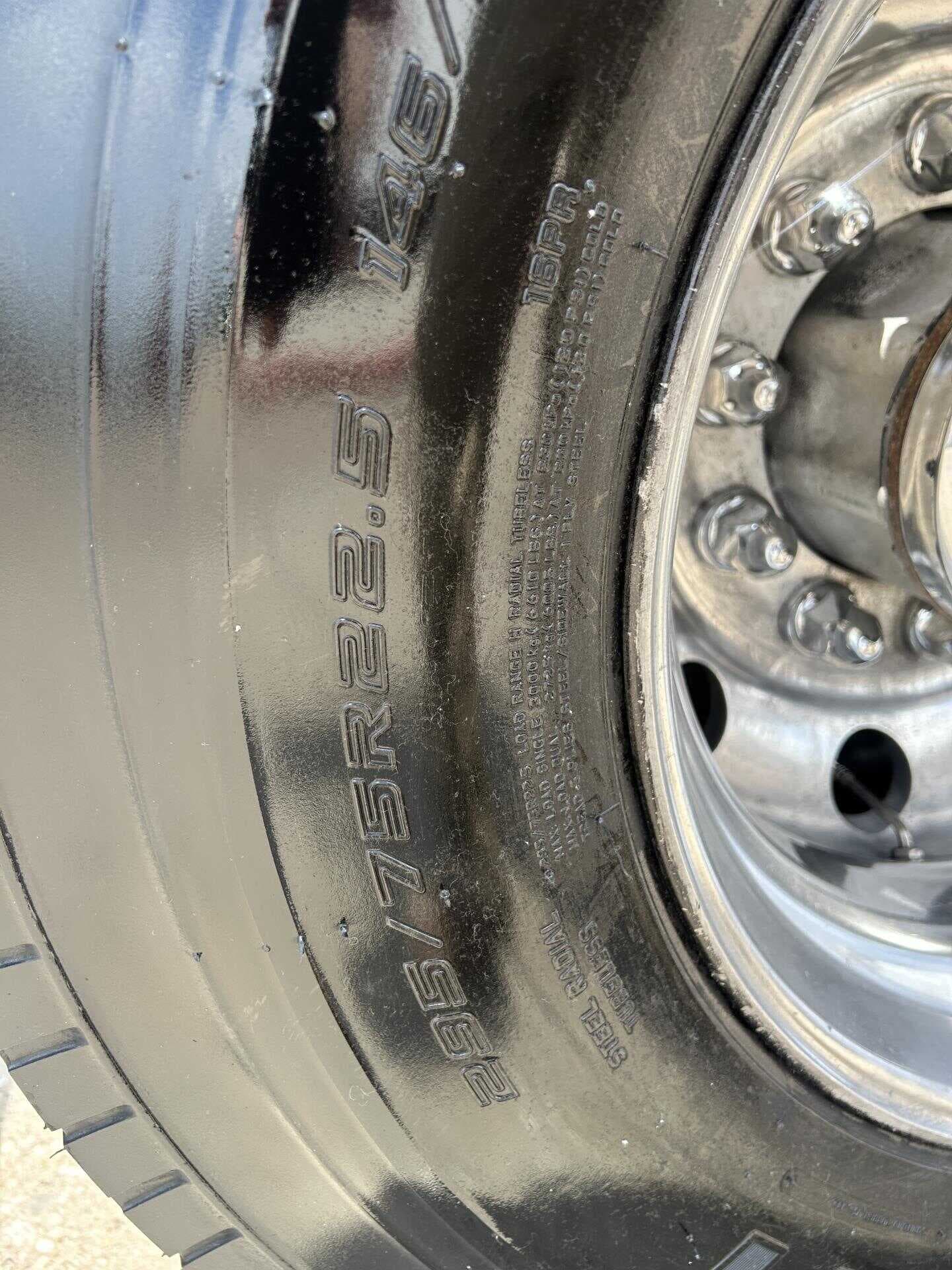 2020 Peterbilt 579 image 5