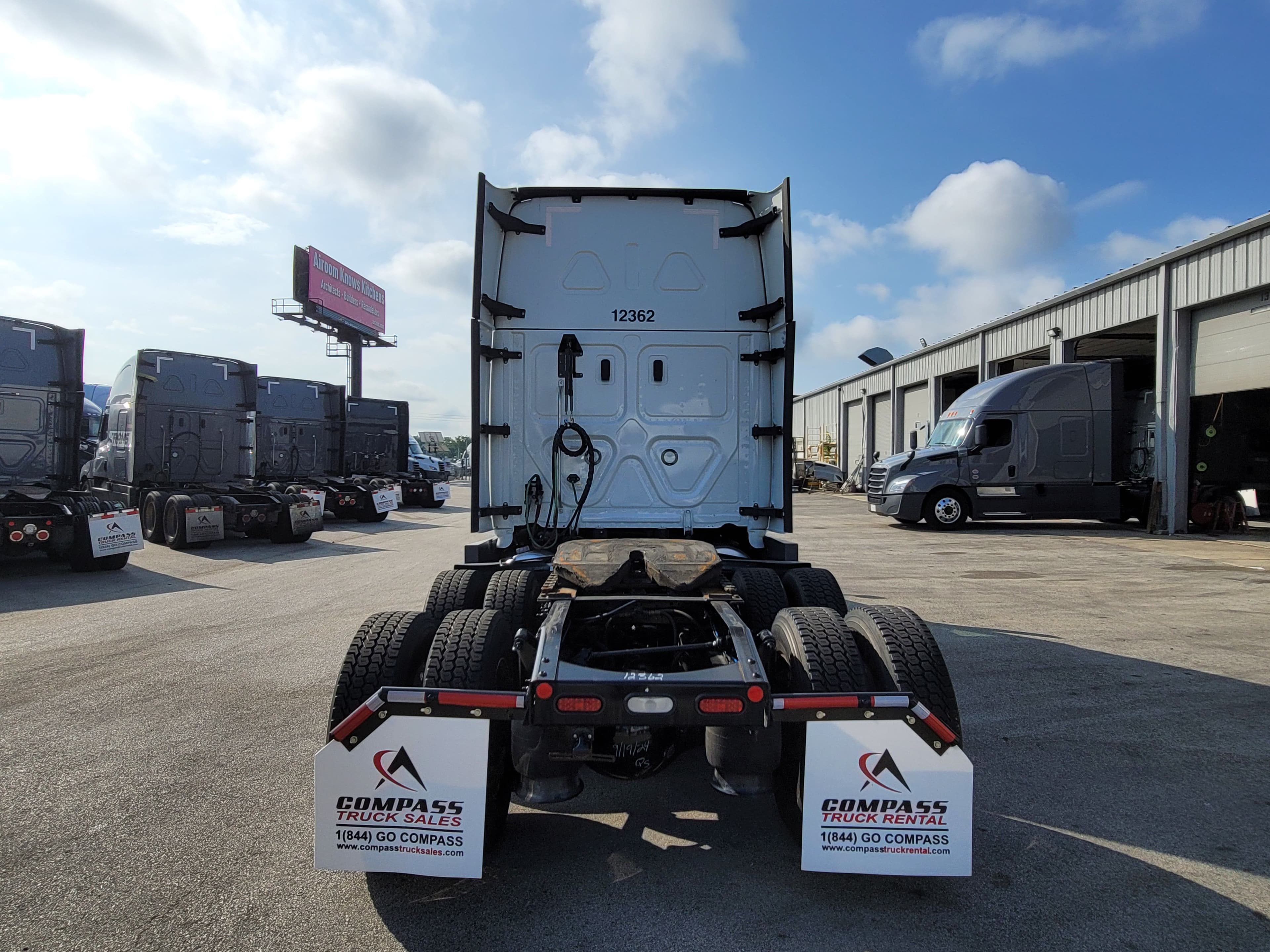 2022 Freightliner Cascadia 126 image 3