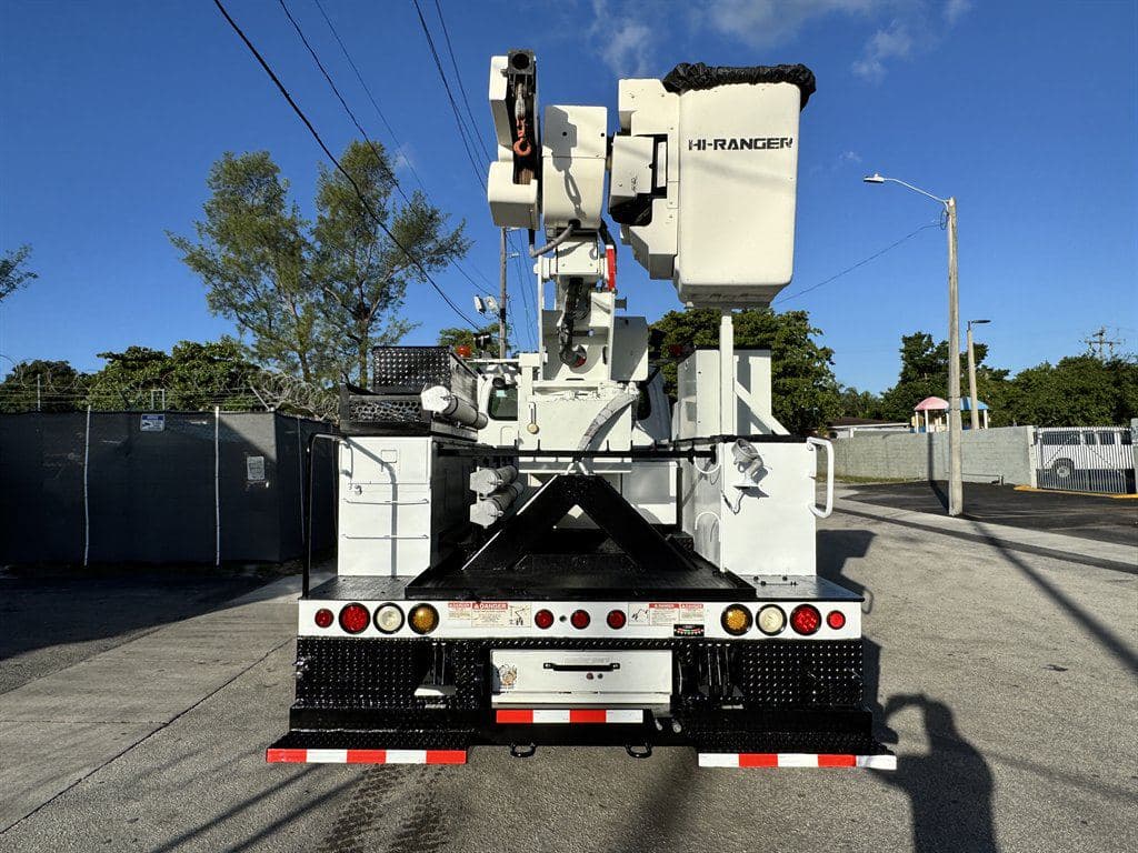 2015 Freightliner M2 106 image 11