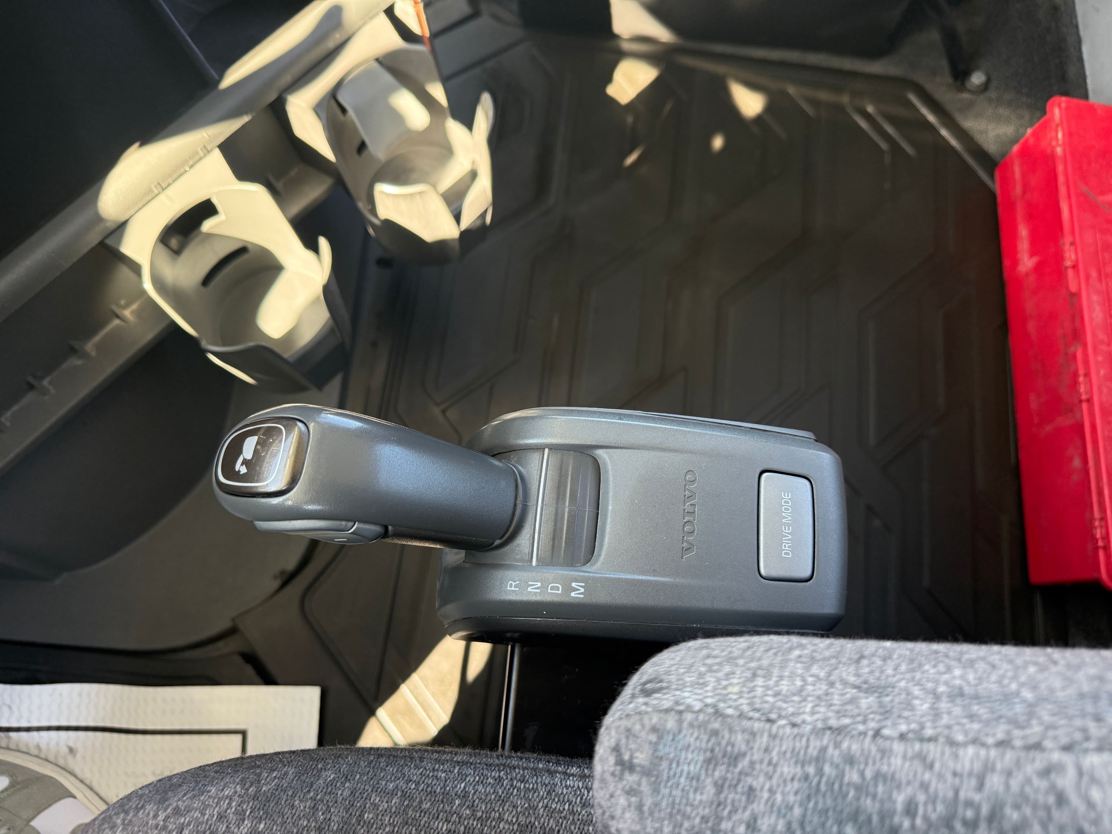 2019 Volvo VNL64T300 image 21