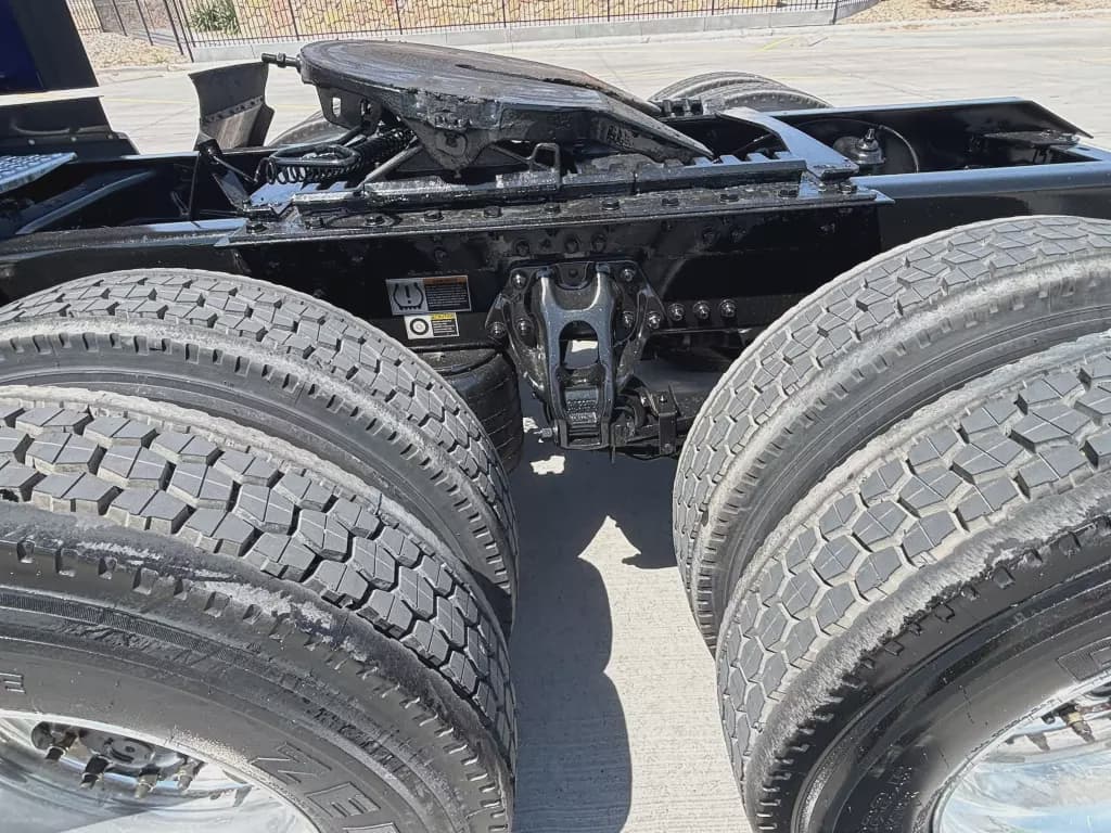 2022 Kenworth T680 image 6