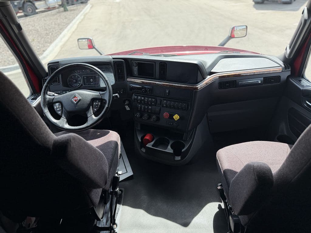 Used 2021 INTERNATIONAL LT625 image 31