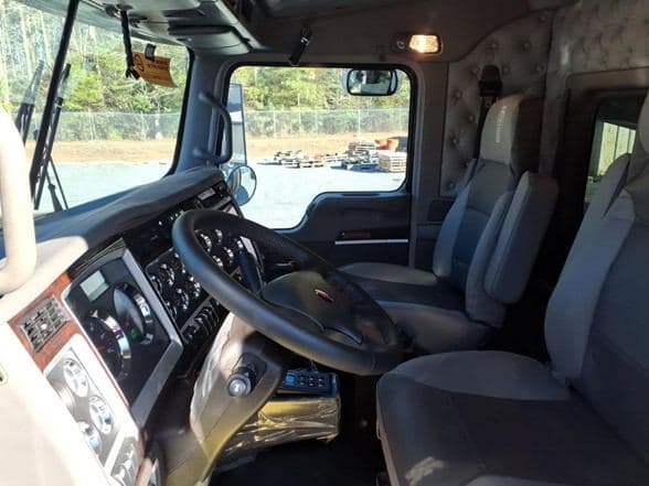 2026 Kenworth W900 image 10