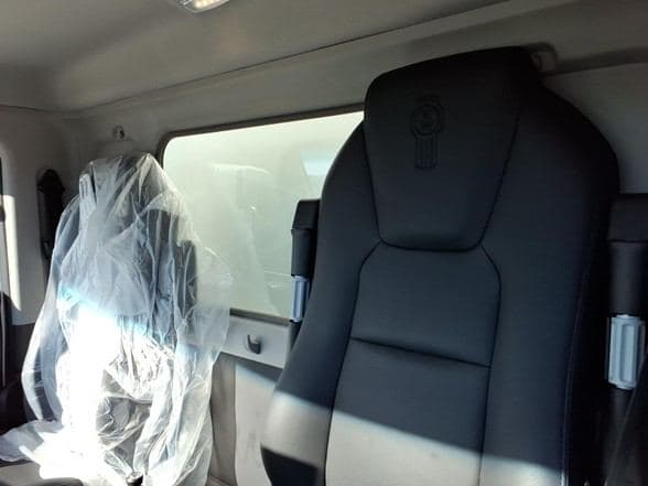 2026 Kenworth T880 image 13