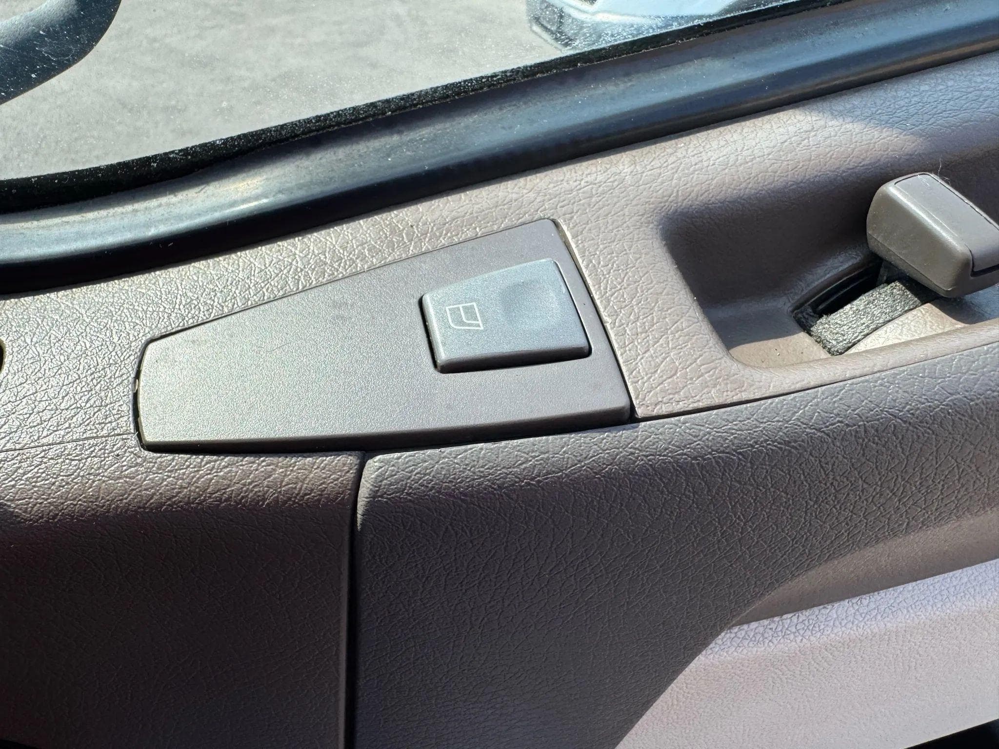 2012 Volvo VNL image 10