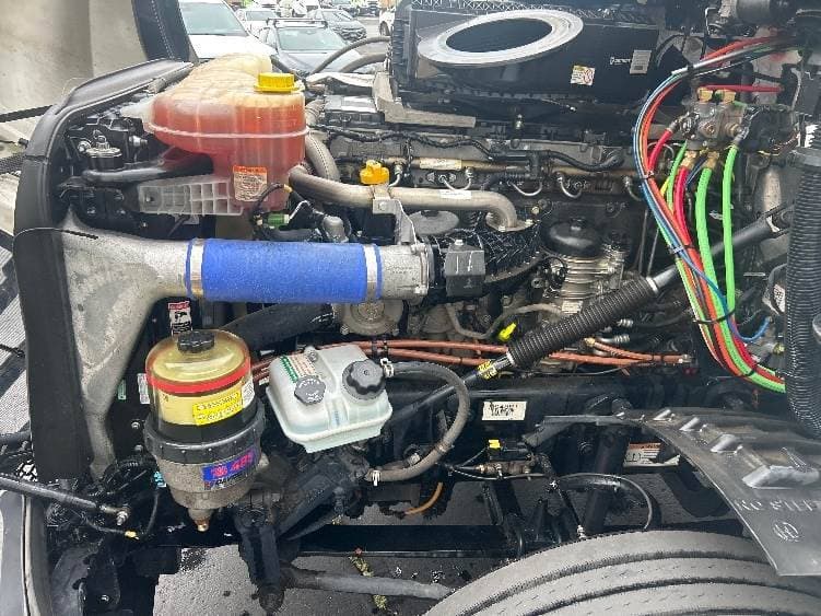 2021 Freightliner Cascadia image 3