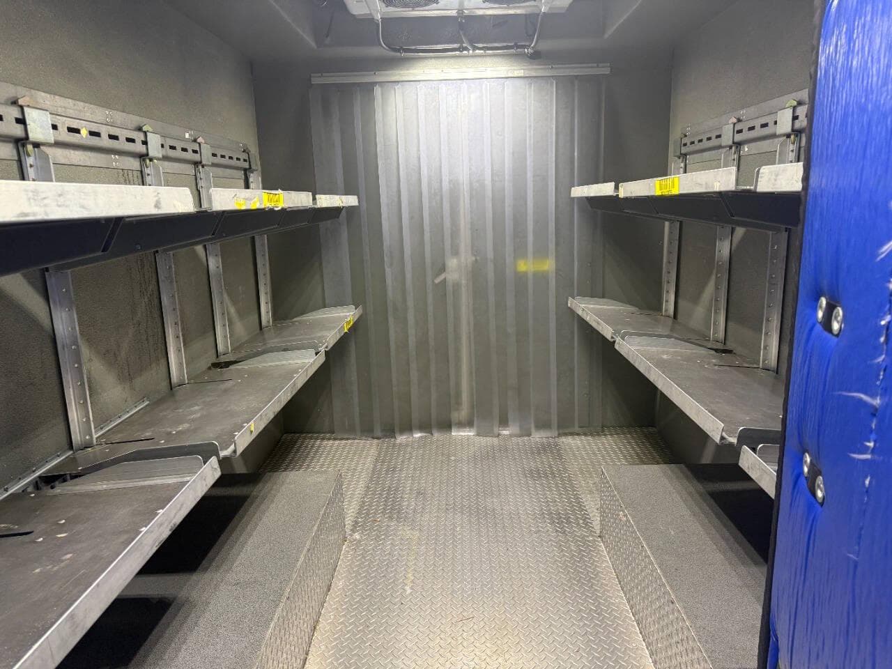 2018 Freightliner MT45 image 18