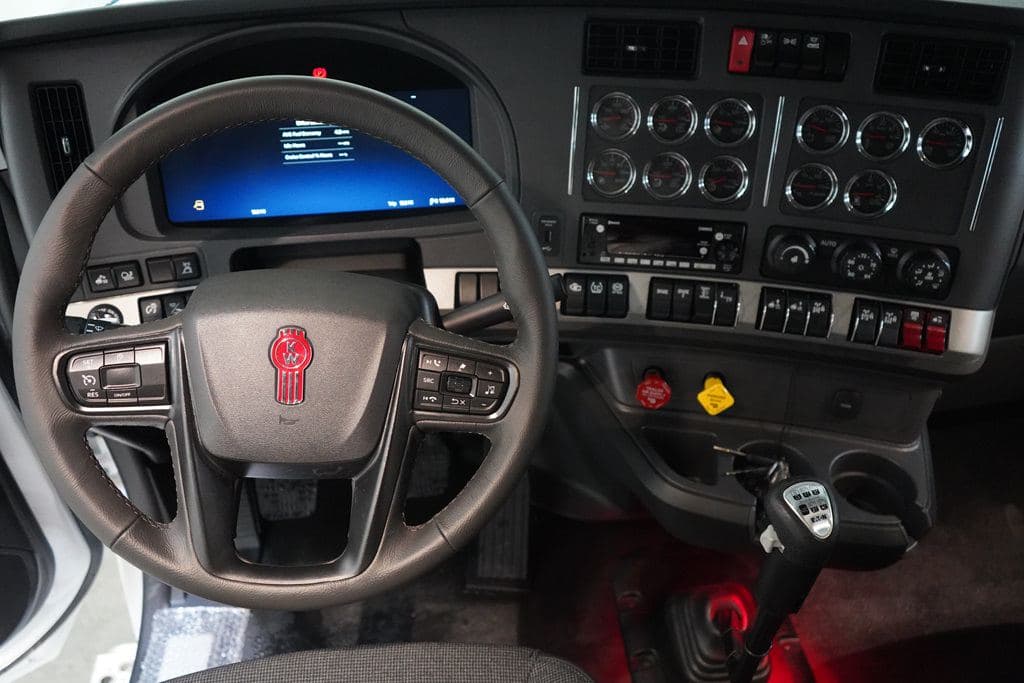 New 2027 KENWORTH W990 image 2
