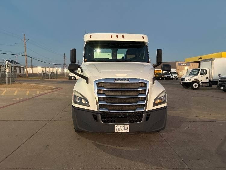 2018 Freightliner Cascadia image 11
