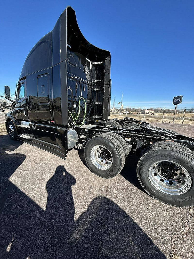 2026 Freightliner Cascadia 126 image 8