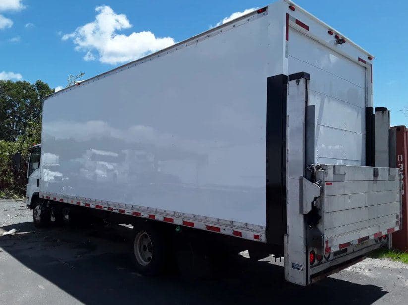 2019 Isuzu NRR image 6