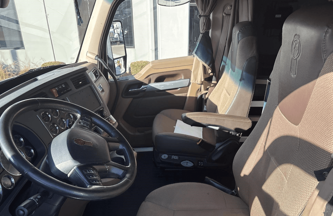 2021 Kenworth T680 image 6