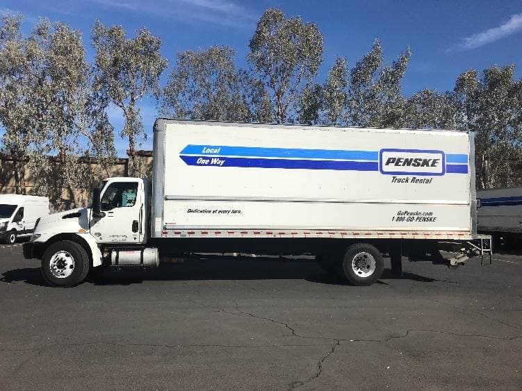 2022 International MV607 Box Truck - 220HP, 6 Speed Automatic, Roll up Door image 4