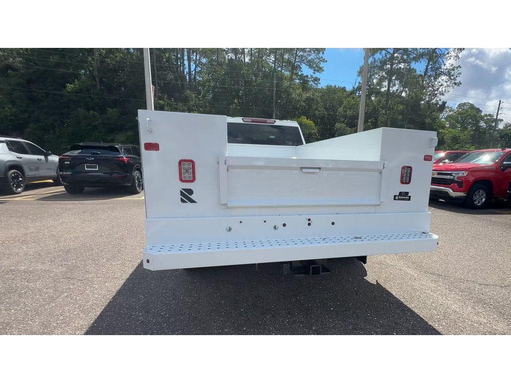 2024 Chevrolet Silverado 3500 Crew Cab RWD Service Truck image 2