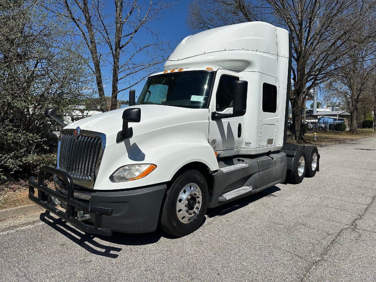 2018 International LT625 image 7