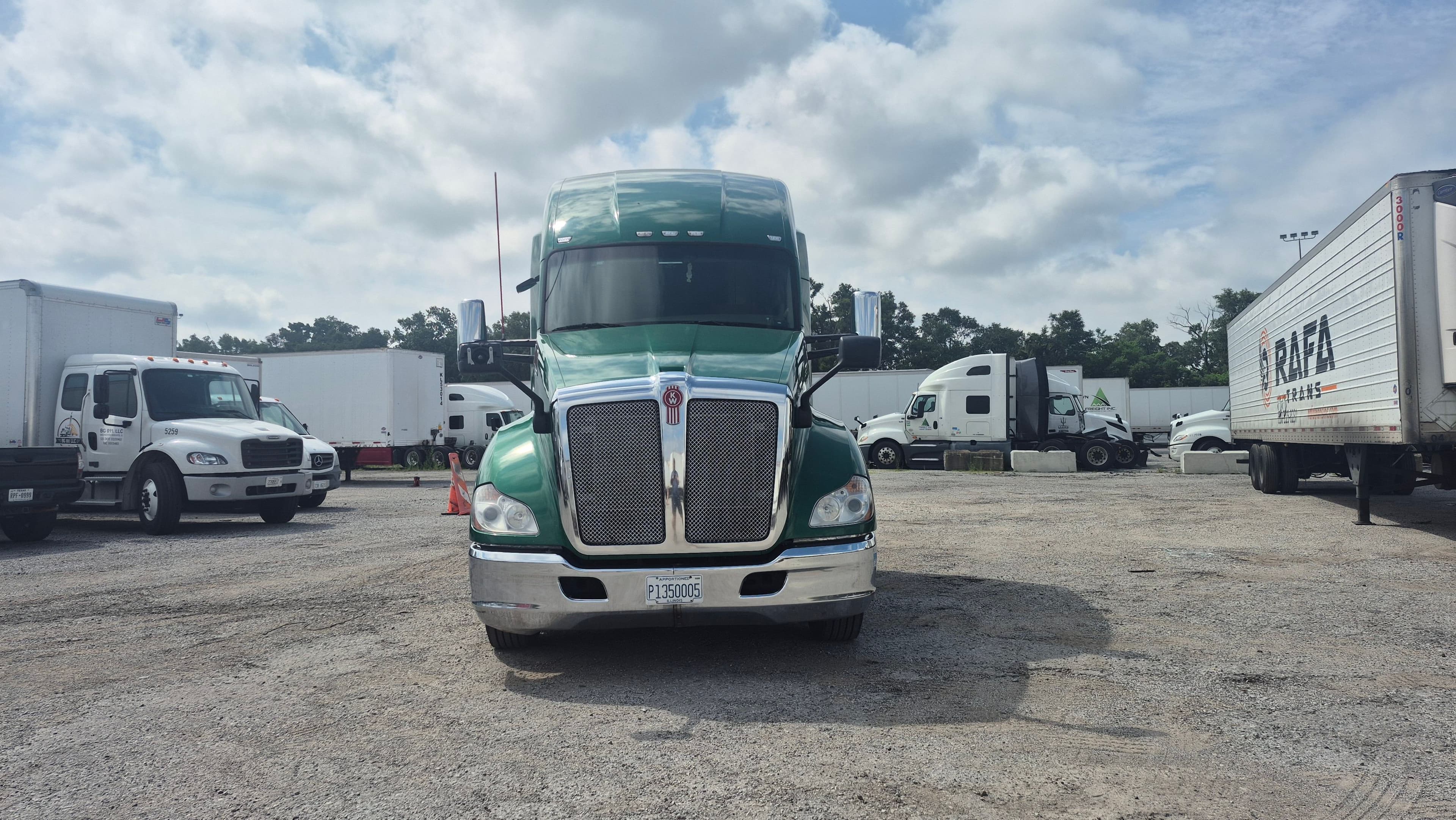 2019 Kenworth T680 image 2