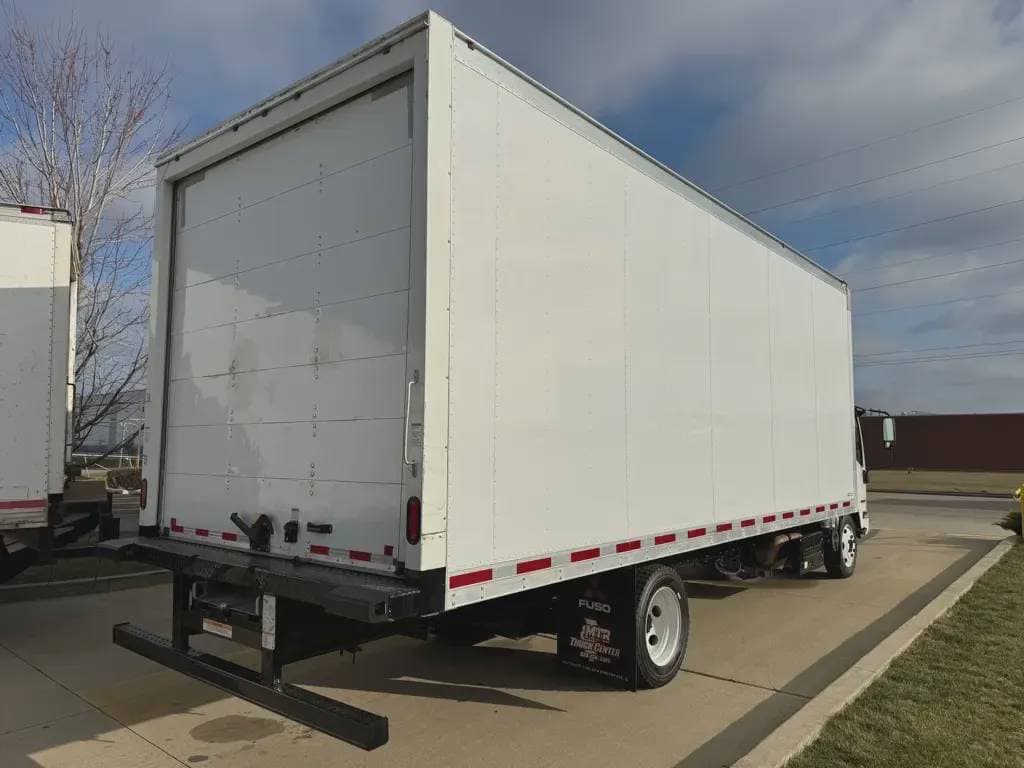 Used 2019 ISUZU Box Truck - Straight Truck, Moving Van, Cabover Truck - COE - NRR For Sale image 4