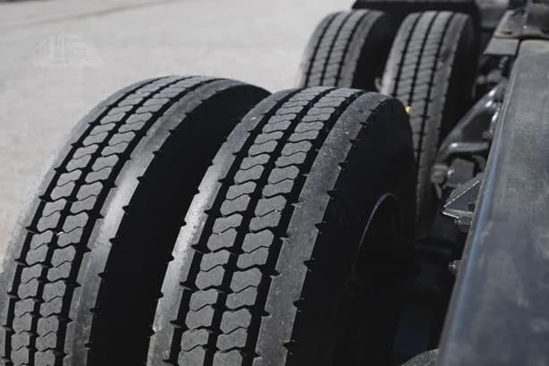 2021 Kenworth T680 image 9