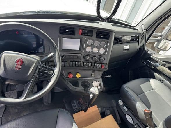 2026 Kenworth W990 image 5