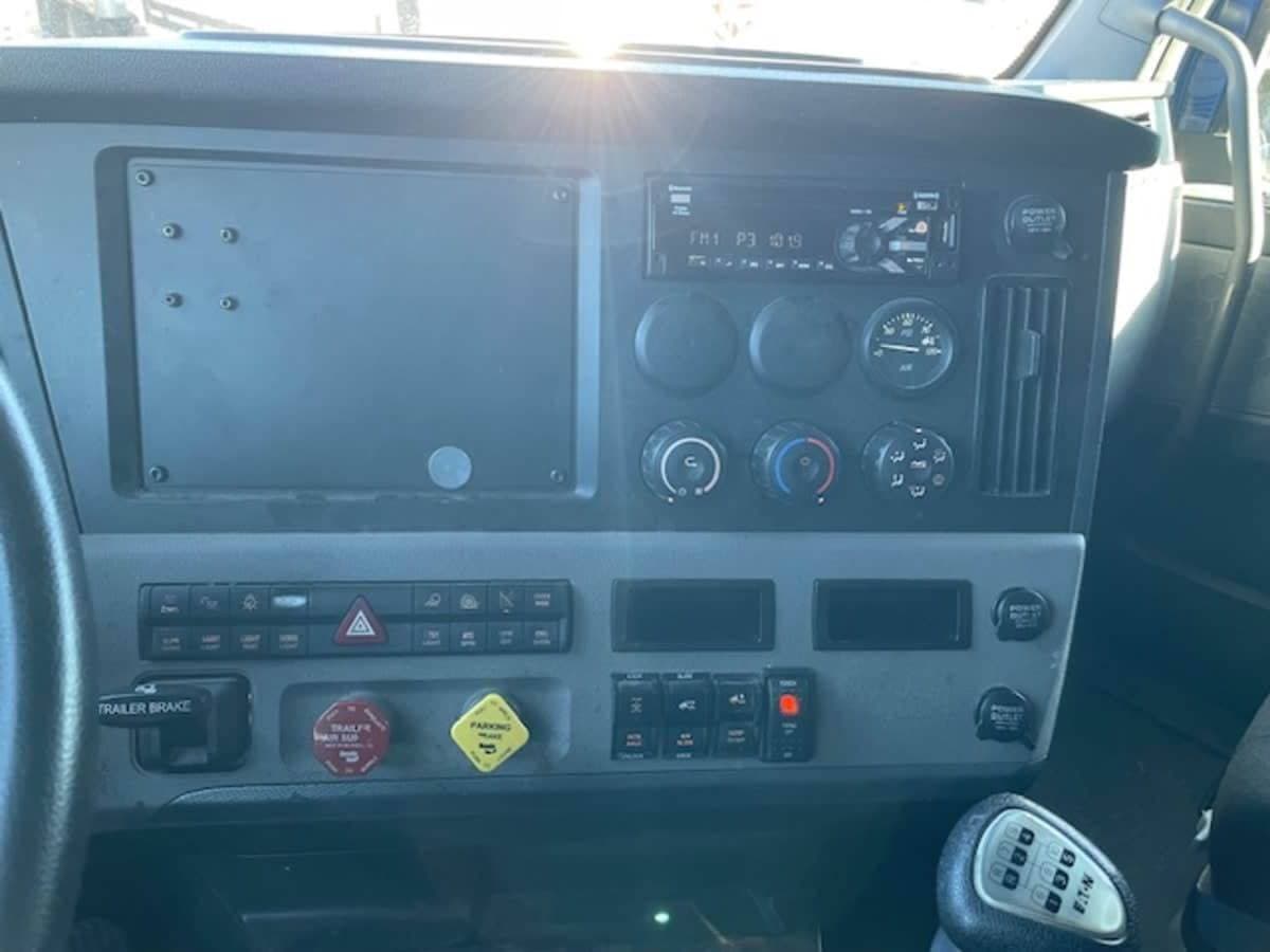 2020 Freightliner Cascadia 126 Sleeper Semi Truck - 72" Condo Sleeper, 505HP, 10 Speed Manual image 6