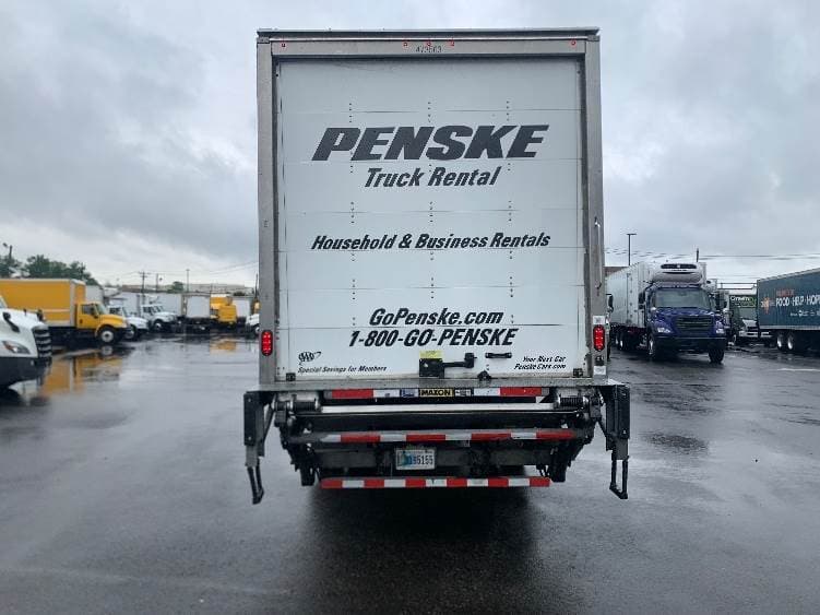 2022 International MV607 Box Truck - 220HP, 6 Speed Automatic, Roll up Door image 7