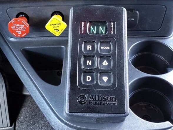 2025 Kenworth T880 image 19