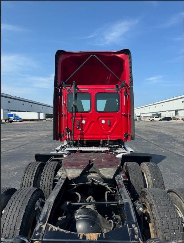 2020 Freightliner Cascadia image 3