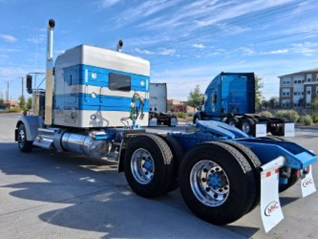 New 2027 KENWORTH W900L image 12