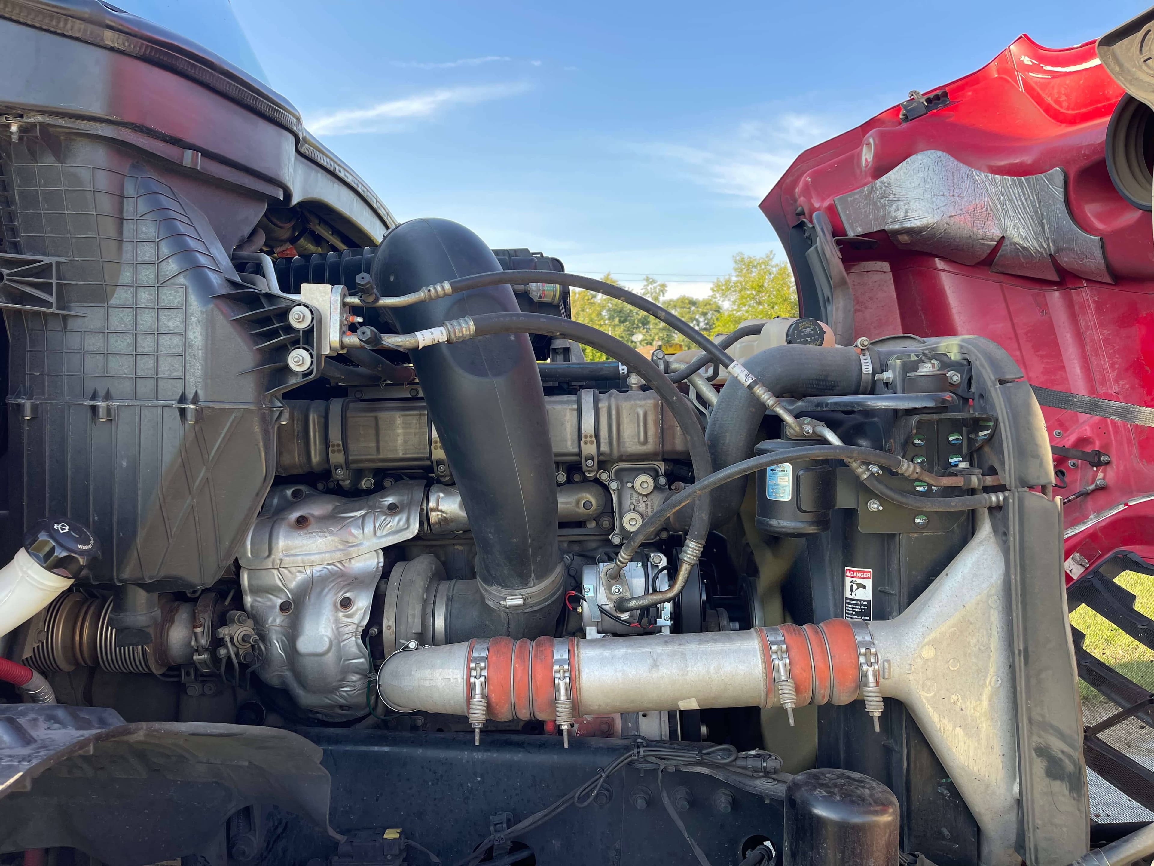 2021 Freightliner Cascadia 126 image 9
