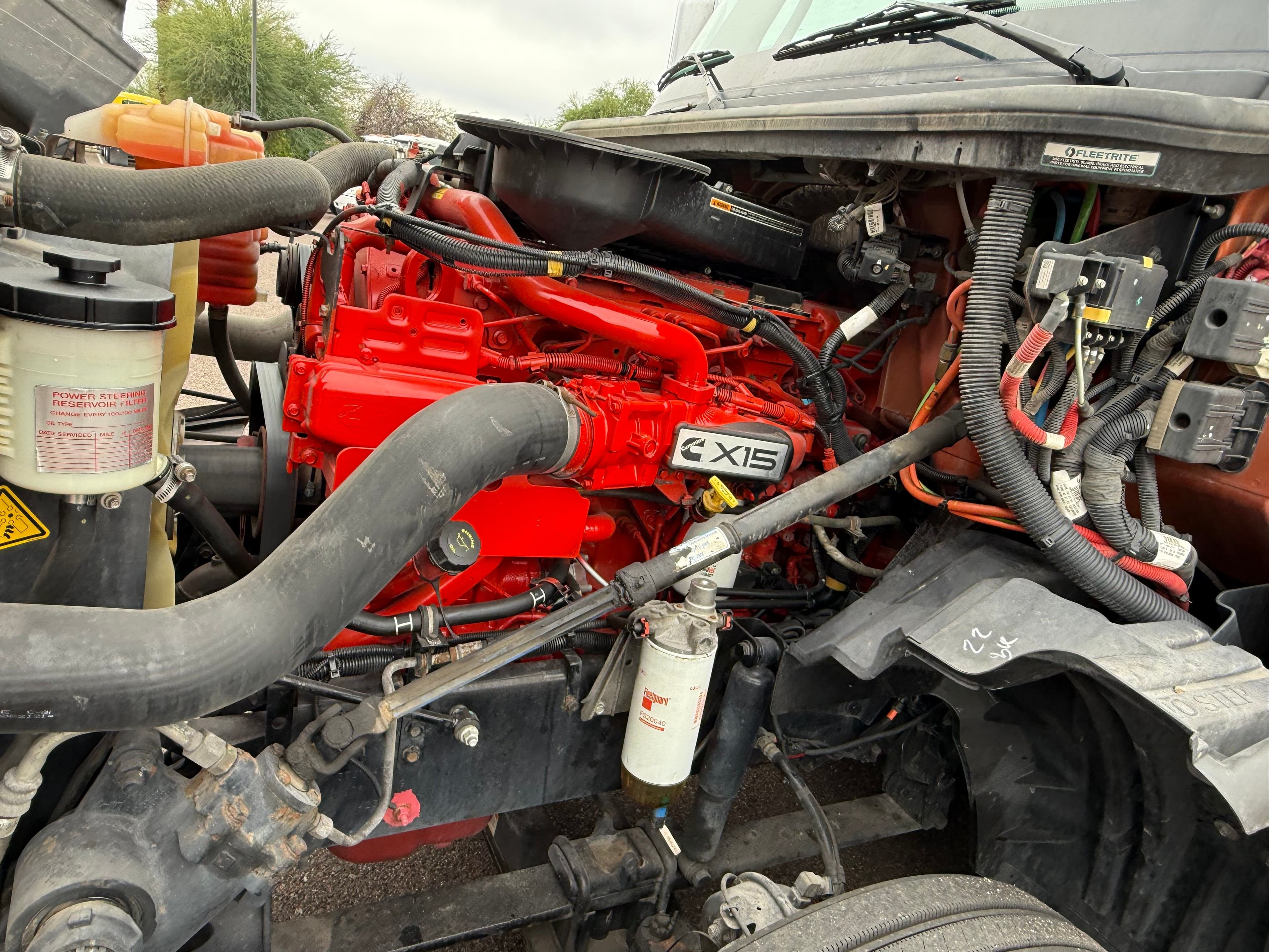 2022 International LT625 image 13