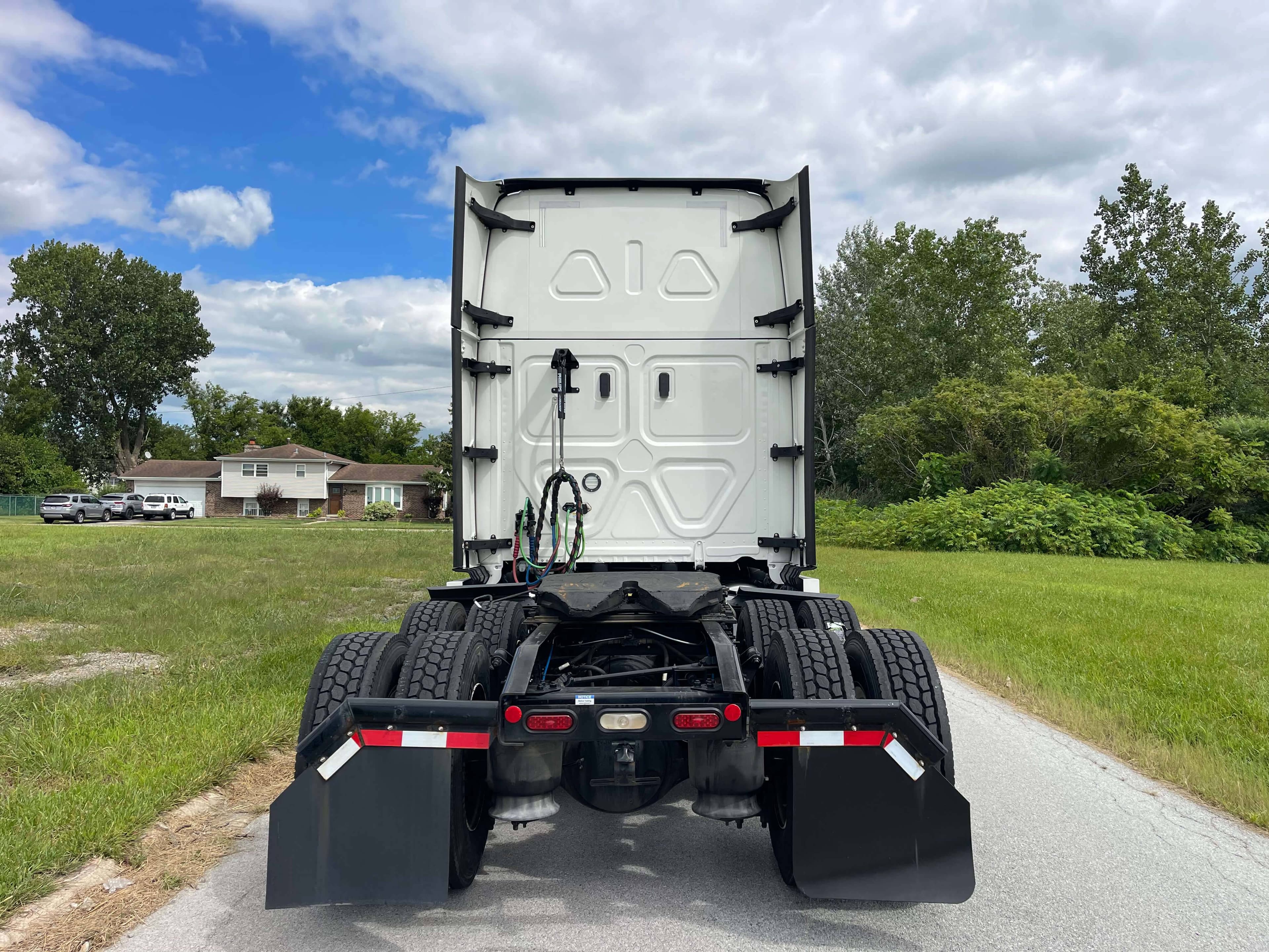 2023 Freightliner Cascadia 126 image 6