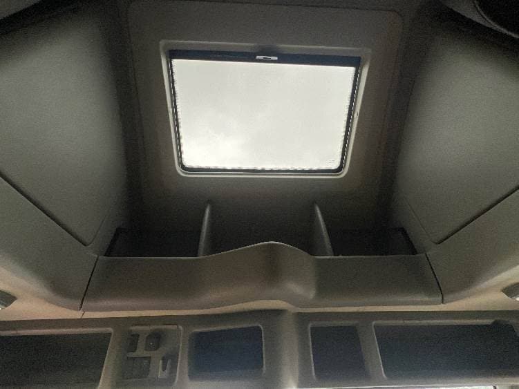 2022 Volvo VNL image 15