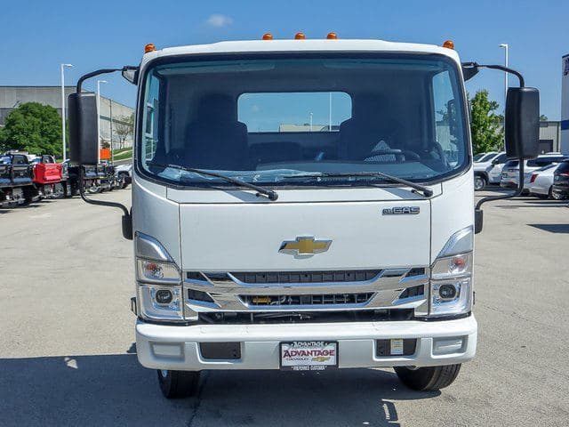 2025 Chevrolet 5500 XG LCF Gas Work Truck 150" Wheelbase Cab Chassis image 7