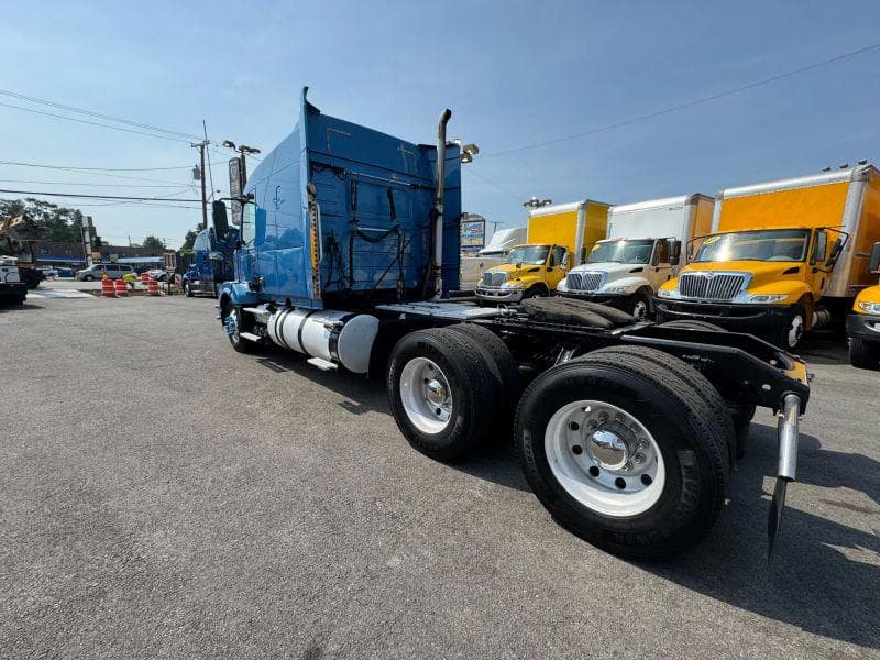 2012 Volvo VNL image 68