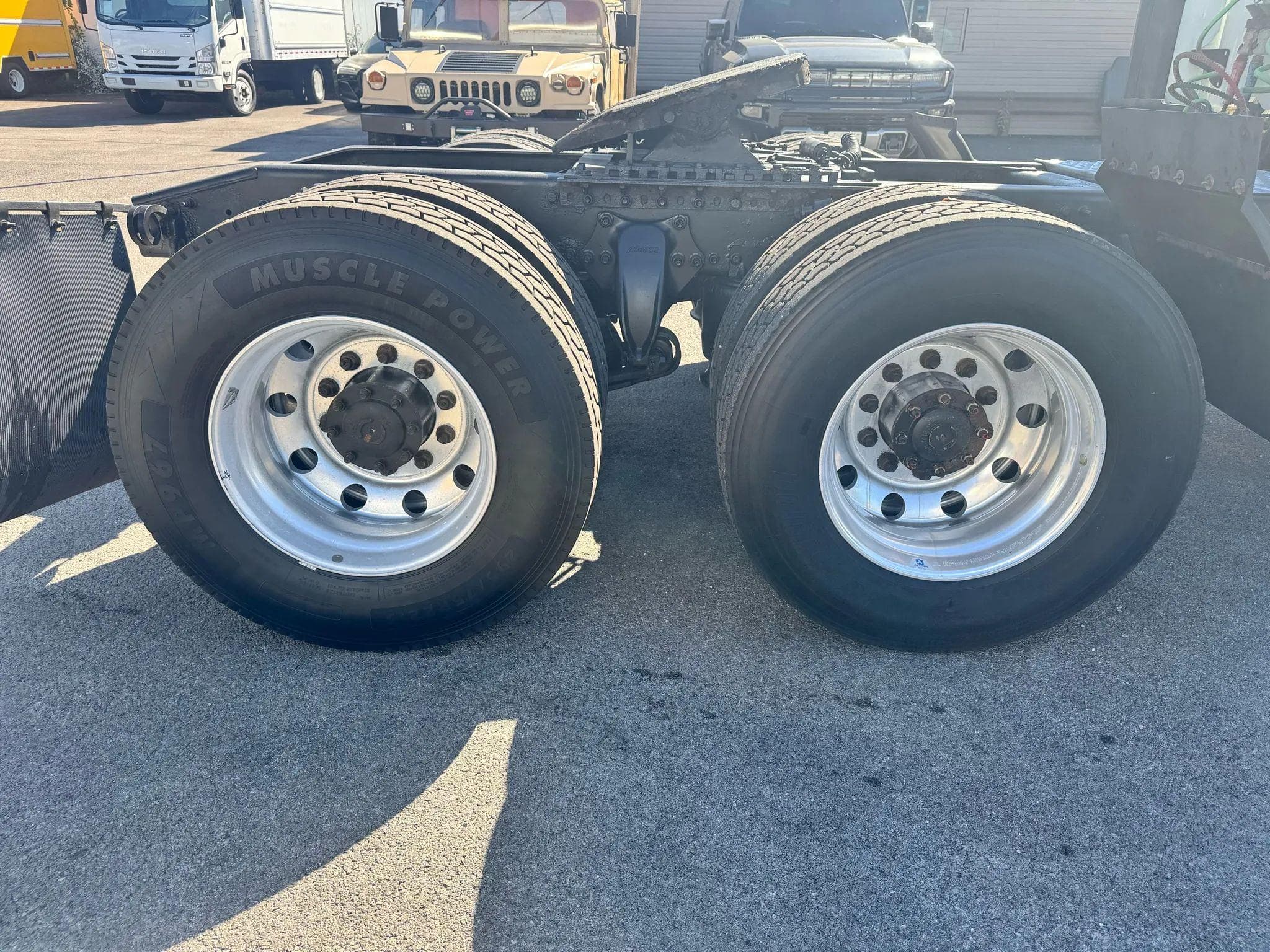 2016 Freightliner Cascadia image 12