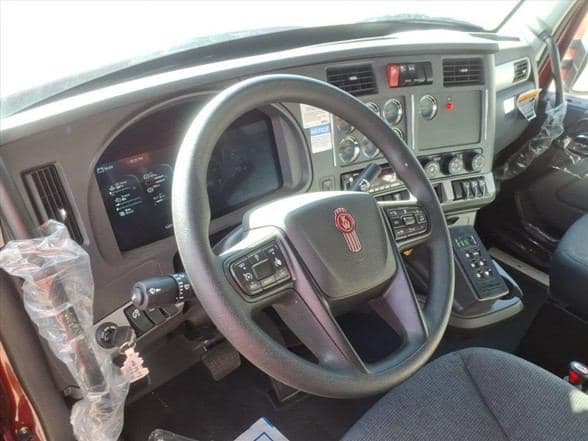 2025 Kenworth T880 image 11