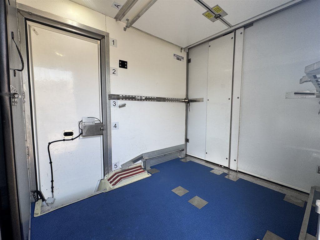 2023 Ford Transit T-350 image 21