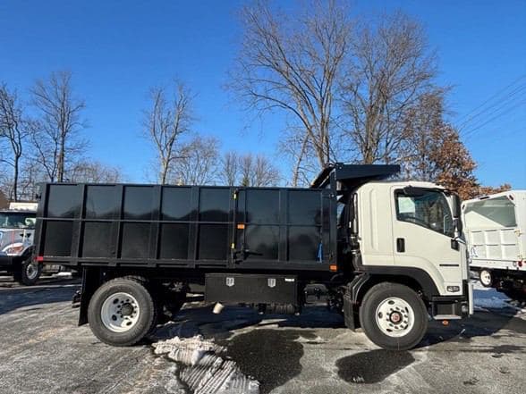 2025 Isuzu FTR image 2