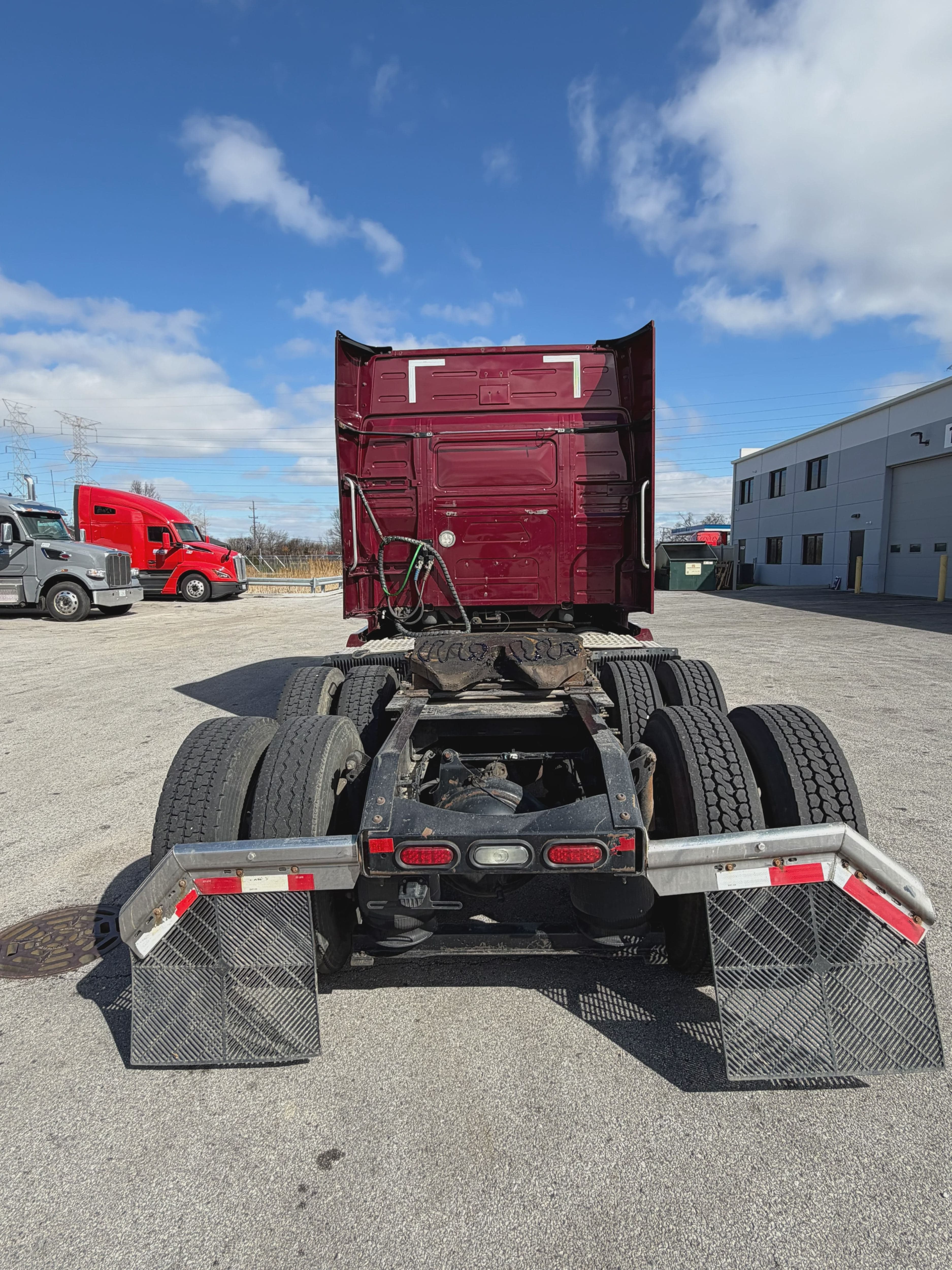 2019 Volvo VNL64T740 image 3